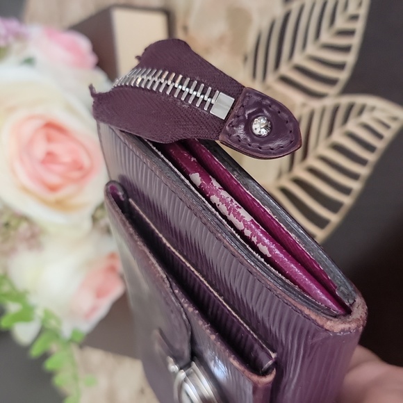 Authentic Louis Vuitton Epi Astrid Wallet - Picture 5 of 14